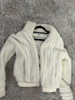 Athleta Cream Sherpa Fleece Jacket